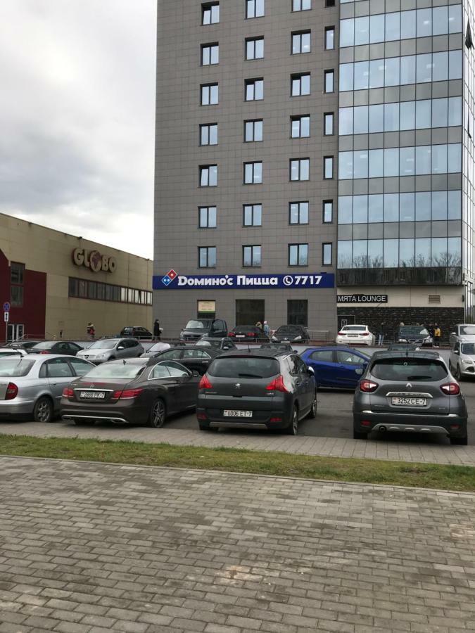 Apartment On Metro Mihalova Minsk Dış mekan fotoğraf